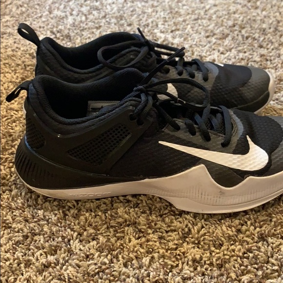 volleyball shoes with ankle support